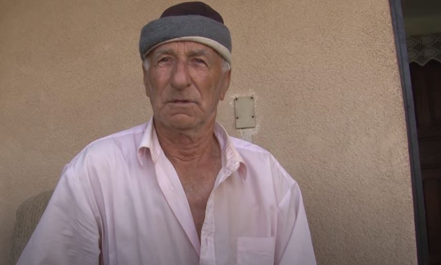 SELO BOŽIĆI UMIRE / Iz avlije umjesto djece izađe pas lutalica