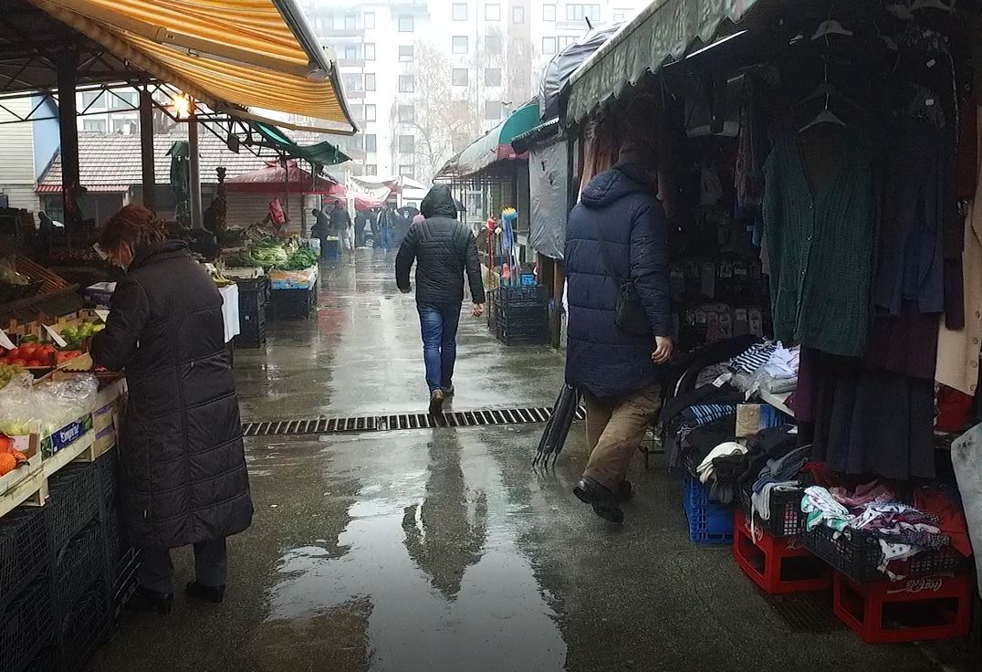 Ledena kiša ubila prodaju na pijaci u Travniku