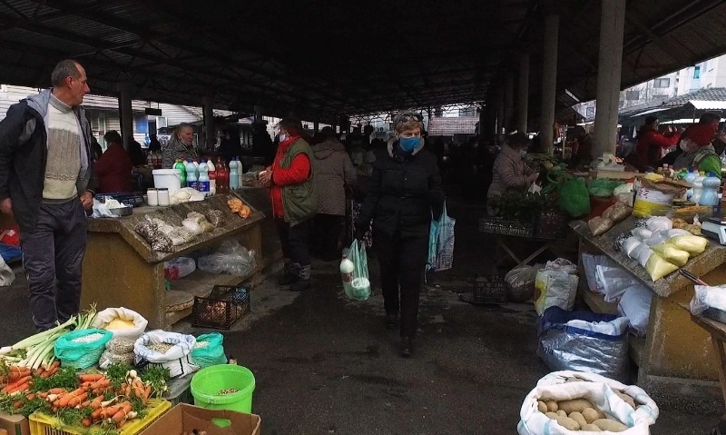 Pijaca Travnik/ Nova godina, stari problemi…